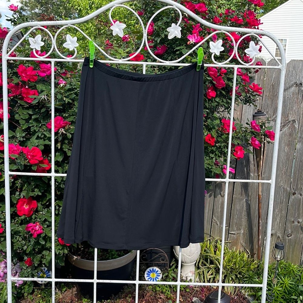 Liz Claiborne Access brand, preowned rubber wasted black skirt ,size medium